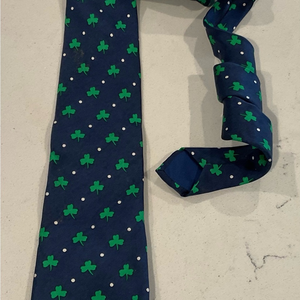 Lillian Vernon Green and Blue Shamrock Patterned Necktie